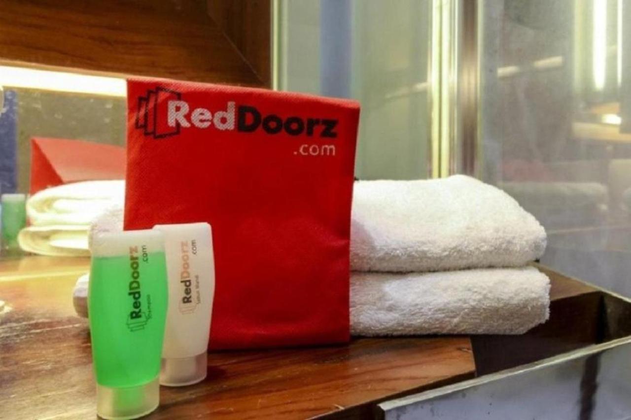 Reddoorz Near Widya Mandala University Surabaya Ngoại thất bức ảnh