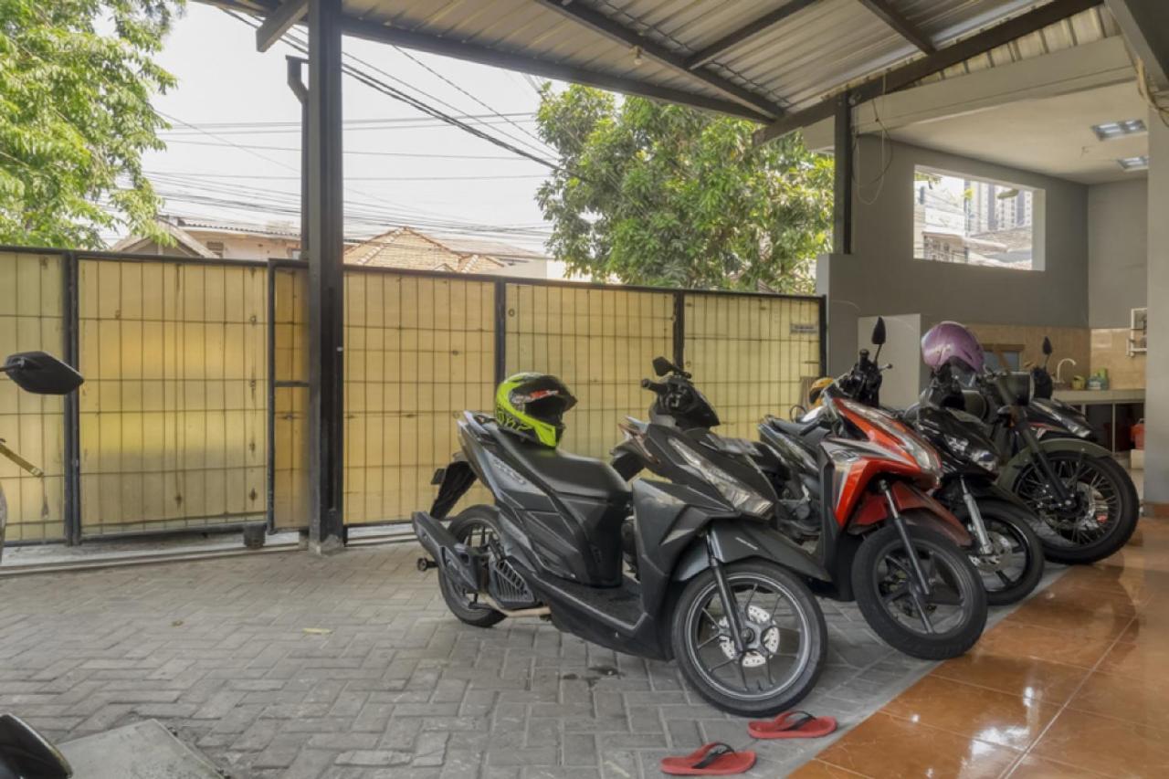 Reddoorz Near Widya Mandala University Surabaya Ngoại thất bức ảnh
