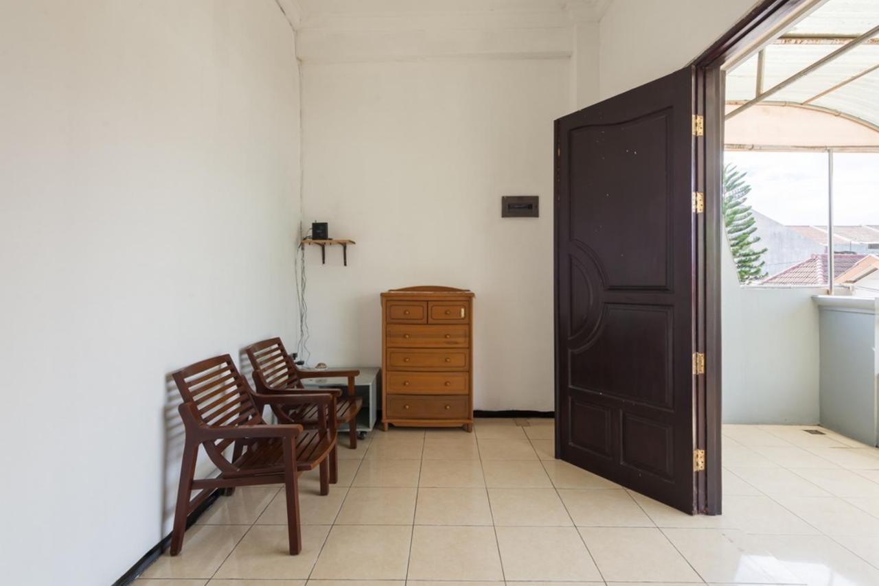 Reddoorz Near Widya Mandala University Surabaya Ngoại thất bức ảnh