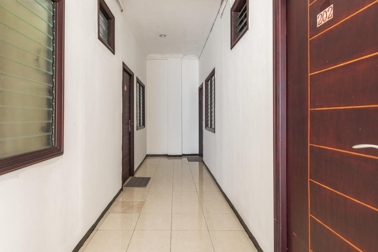 Reddoorz Near Widya Mandala University Surabaya Ngoại thất bức ảnh
