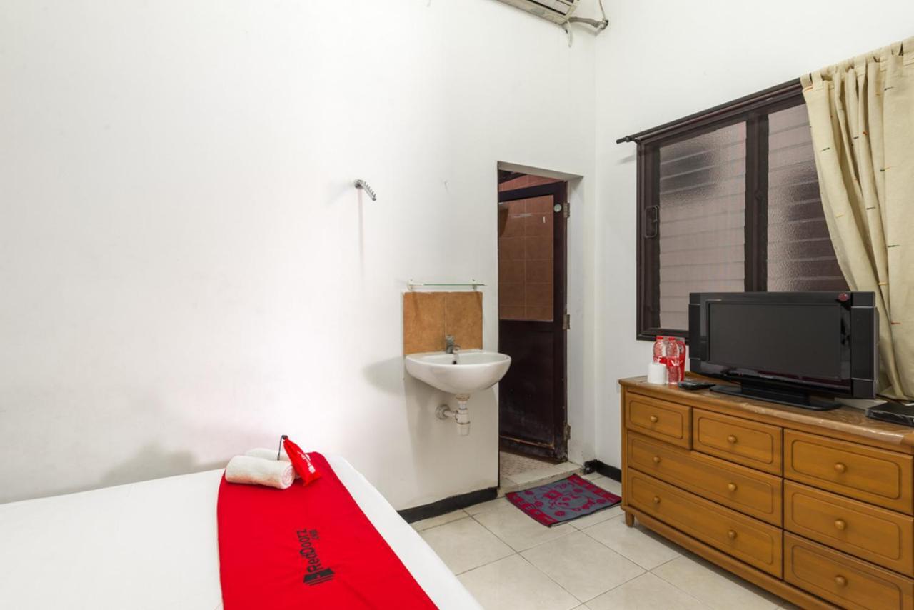 Reddoorz Near Widya Mandala University Surabaya Ngoại thất bức ảnh